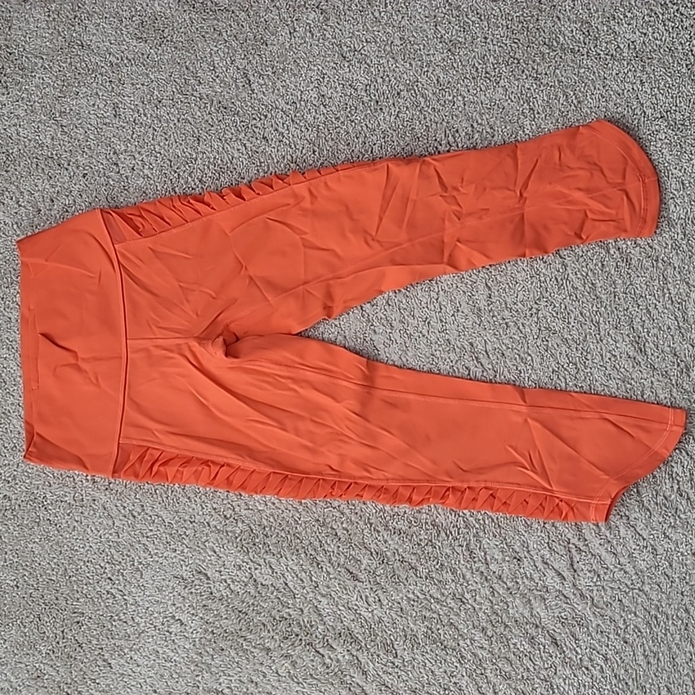 Lululemon crop leggings size 4